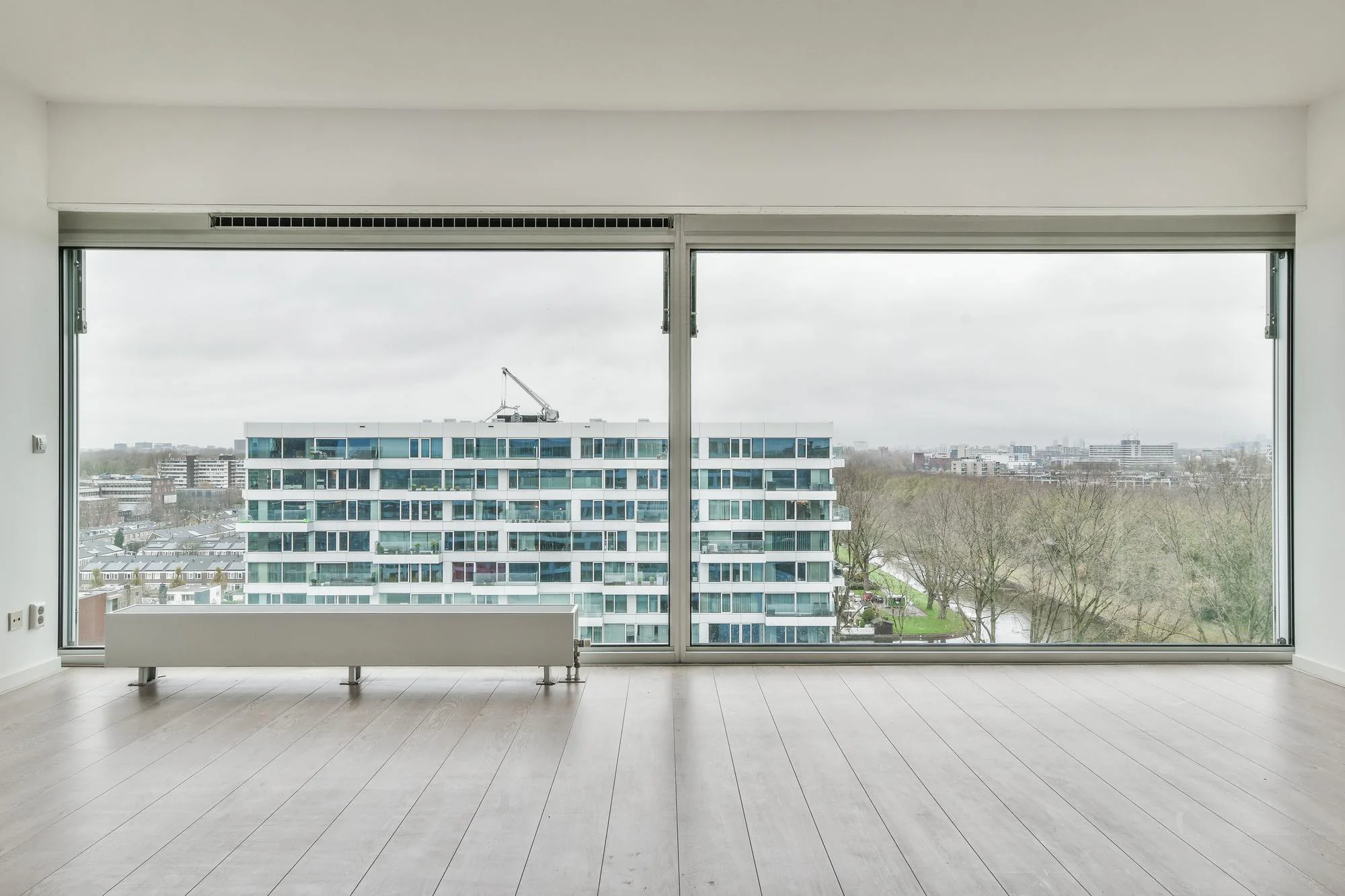 24 Fenster mit Panorama-Hebeschiebetür